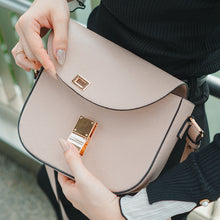 Load image into Gallery viewer, Tas Selempang Wanita Silvertote Gabby Sling Bag