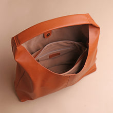 Load image into Gallery viewer, Silvertote Tas Bahu Wanita Allene Vegan Leather Hobo