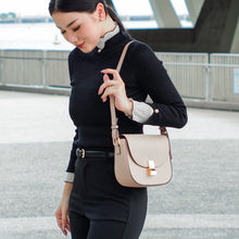 Load image into Gallery viewer, Tas Selempang Wanita Silvertote Gabby Sling Bag