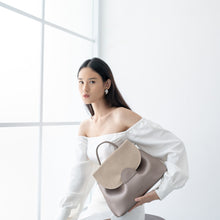Load image into Gallery viewer, Lisse Handbag French Creme