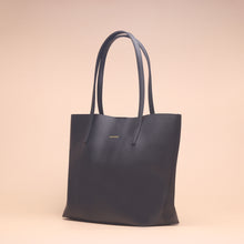 Load image into Gallery viewer, Jenner Totebag Black