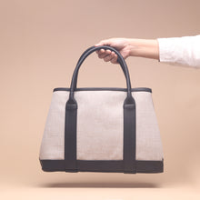 Load image into Gallery viewer, Silvertote Tas Tangan Wanita Lindsay Handbag Black