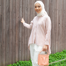 Load image into Gallery viewer, Silvertote Apparel Pakaian Wanita Yeri Top