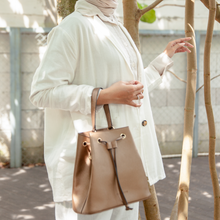 Load image into Gallery viewer, Silvertote Tas Bucket Wanita Lexy Bucket Bag Bronze
