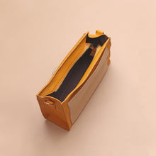 Load image into Gallery viewer, Tas Selempang Wanita Silvertote Jess CB Bumblebee