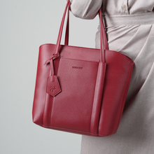 Load image into Gallery viewer, Silvertote X Pijeh Tas Tote Wanita Delaine Totebag Ruby Red
