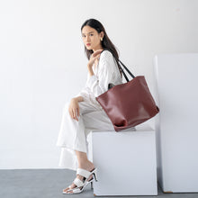 Load image into Gallery viewer, Ivonne Tote Bag Khaki Brown
