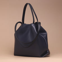 Load image into Gallery viewer, Ivonne Tote Bag Navy
