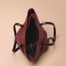 Load image into Gallery viewer, Indah Tote Bag Maroon Black
