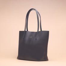Load image into Gallery viewer, Jenner Totebag  Black
