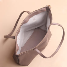Load image into Gallery viewer, Jetset Totebag Taupe
