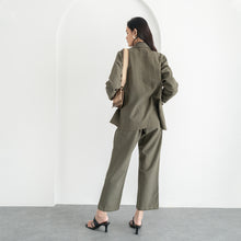 Load image into Gallery viewer, Silvertote Apparel Pakaian Wanita Mena Blazer Set
